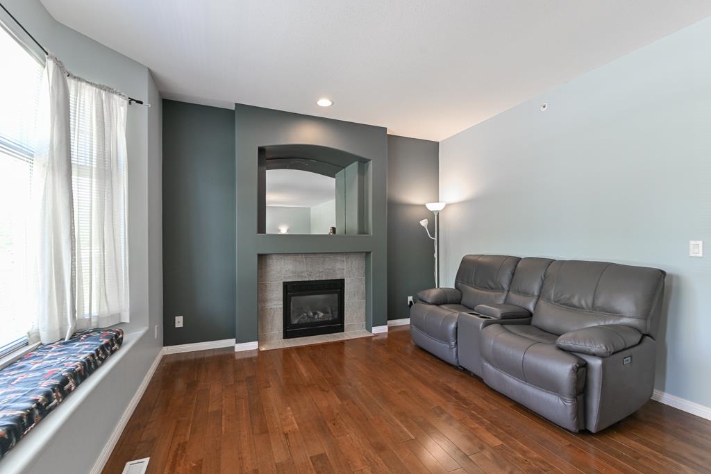 Family Room Photo of 2672 Lincoln Avenue, Port Coquitlam, BC
