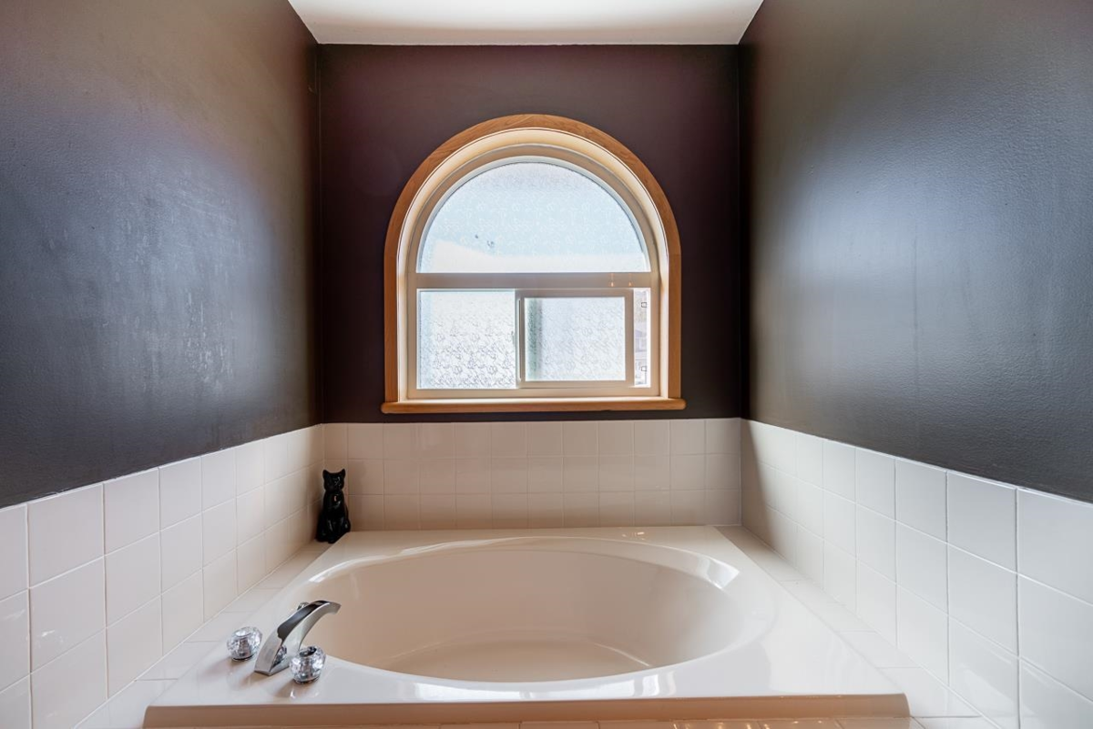 Front Yard Photo of 7926 161 Street, Surrey, BC