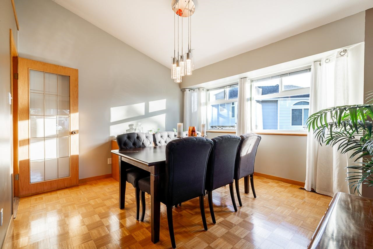 Kitchen Island Photo of 7926 161 Street, Surrey, BC