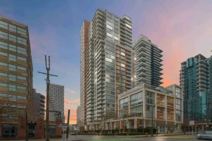 2307 1351 Continental Street, Vancouver, BC, Vancouver — Apartment/Condo for sale