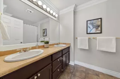 Primary Bathroom Photo of 139 9012 Walnut Grove Drive, Langley, BC