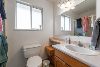 Hallway Photo of 2840 Pacific Place, Abbotsford, BC