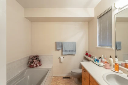 Hallway Photo of 20256 123 Avenue, Maple Ridge, BC