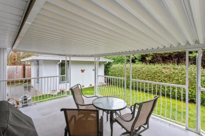 Swimming Pool Photo of 20256 123 Avenue, Maple Ridge, BC