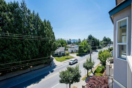 Outdoor Patio Photo of 407 46693 Yale Road, Chilliwack, BC