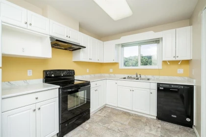 Primary Bathroom Photo of 407 46693 Yale Road, Chilliwack, BC