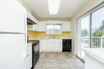 Primary Bedroom Photo of 407 46693 Yale Road, Chilliwack, BC