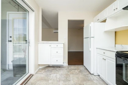 Walk-In Closet Photo of 407 46693 Yale Road, Chilliwack, BC