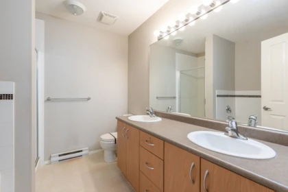Entry Foyer Photo of 37 15868 85 Avenue, Surrey, BC