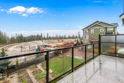 Entry Foyer Photo of 9 21150 76a Avenue, Langley, BC