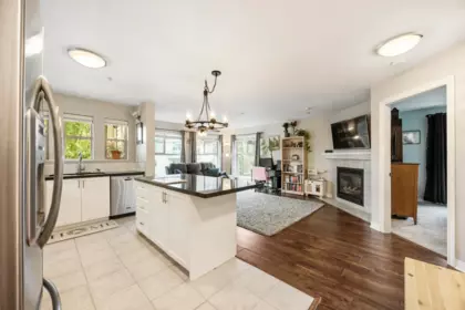 302 20237 54 Avenue, Langley, BC, Langley — Apartment/Condo for sale