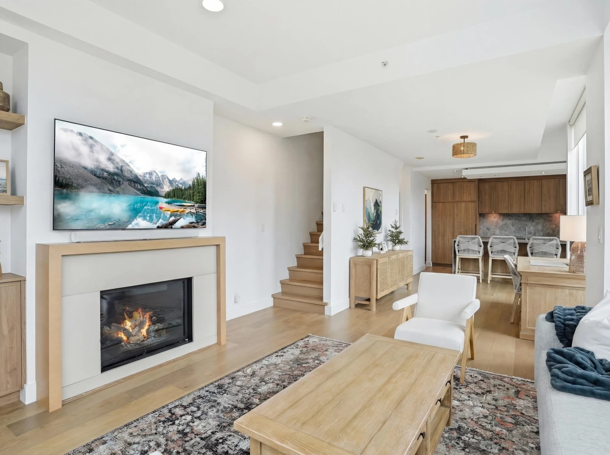 Family Room Photo of 1576 W 8 Avenue, Vancouver, BC