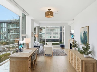 Breakfast Nook Photo of 1576 W 8 Avenue, Vancouver, BC