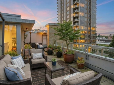 Front Yard Photo of 1576 W 8 Avenue, Vancouver, BC
