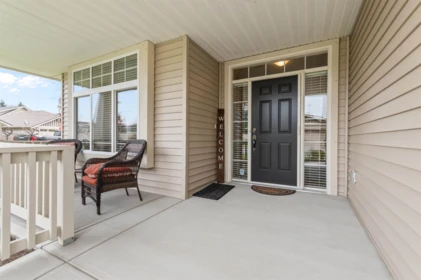 6049 Hunter Creek Crescent, Chilliwack, BC, Chilliwack — Single Family Residence for sale
