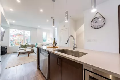 Kitchen Island Photo of 13 20763 76 Avenue, Langley, BC