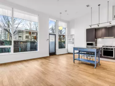 296 W 1st Avenue, Vancouver, BC, Vancouver — Townhouse for sale