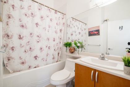Mudroom Photo of 516 13733 107a Avenue, Surrey, BC