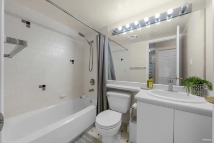 Mudroom Photo of 1408 5189 Gaston Street, Vancouver, BC