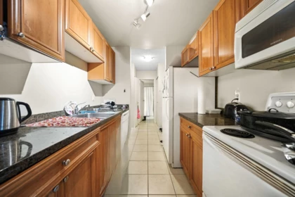 3 1870 E Southmere Crescent, Surrey, BC, Surrey — Apartment/Condo for sale