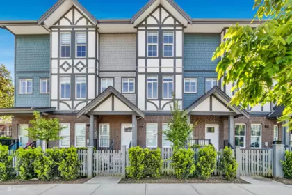 4 17528 60 Avenue, Surrey, BC, Surrey — Townhouse for sale