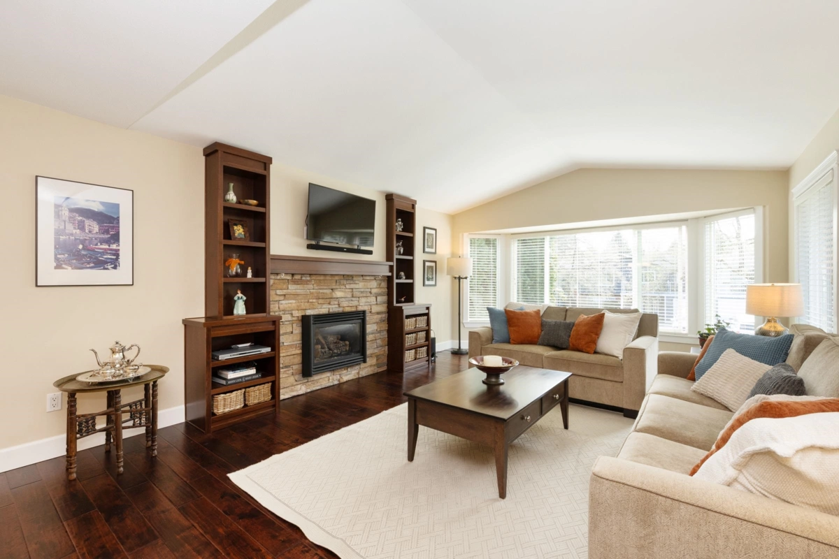 Living Room Photo of 20885 124th Avenue, Maple Ridge, BC