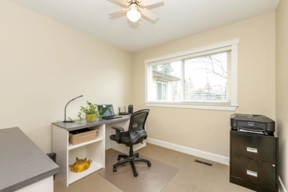 Guest Bathroom Photo of 20885 124th Avenue, Maple Ridge, BC
