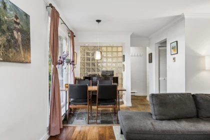 Breakfast Nook Photo of 152A W 18th Street, North Vancouver, BC