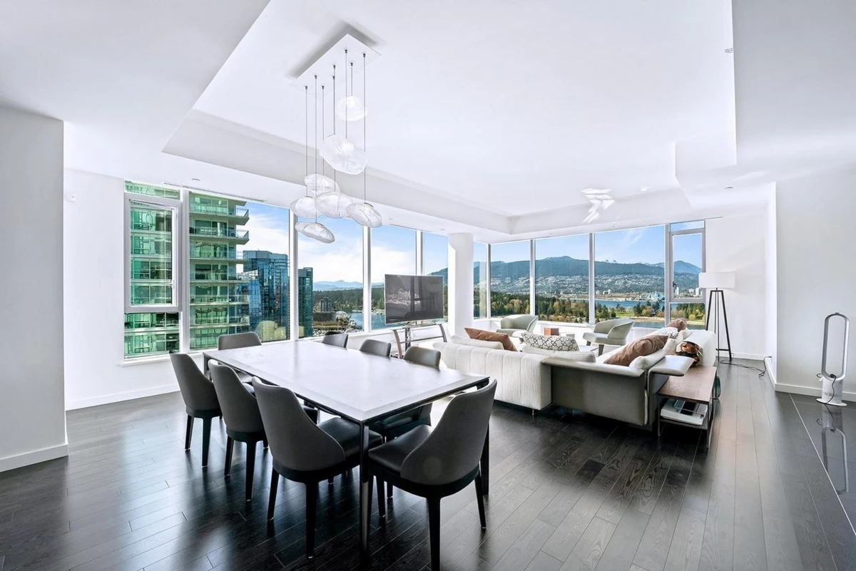 Family Room Photo of 2001 277 Thurlow Street, Vancouver, BC