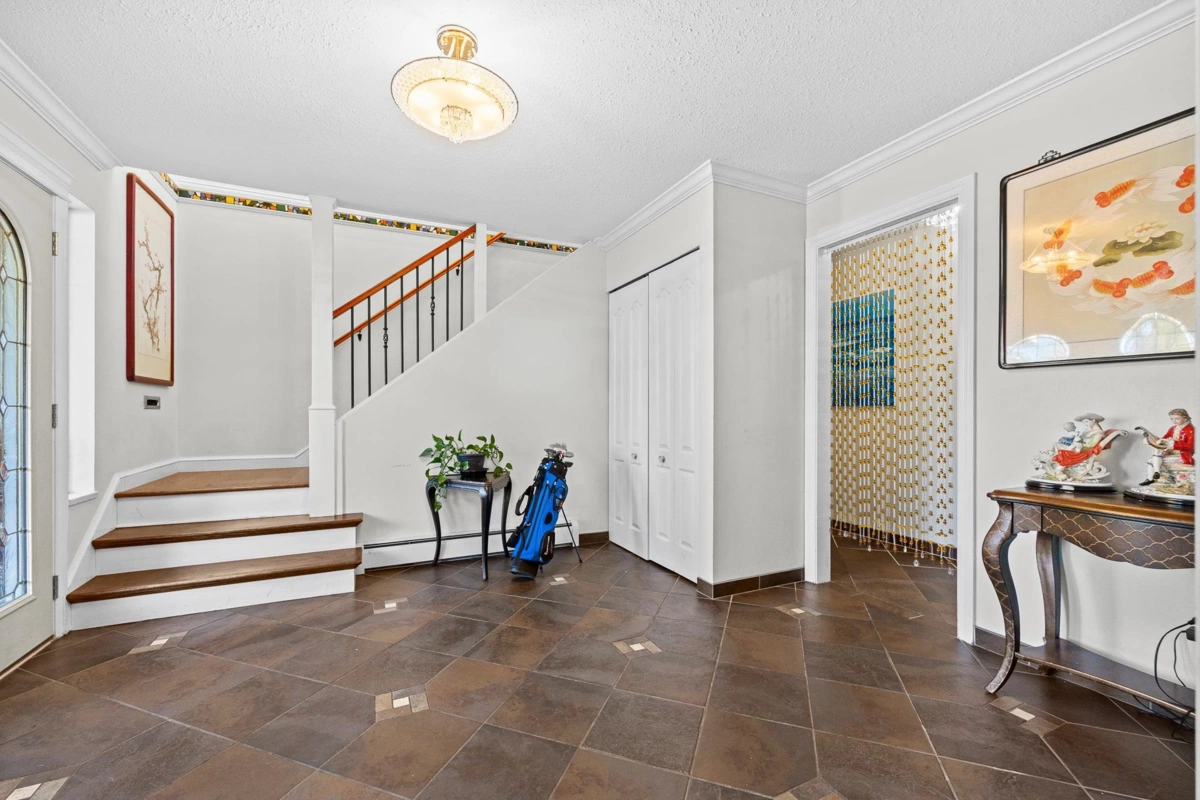 Living Room Photo of 14710 16a Avenue, Surrey, BC