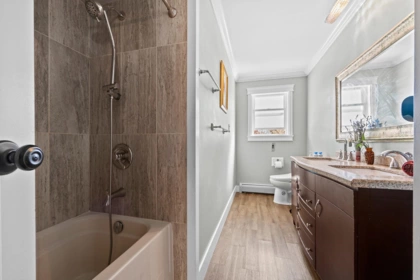 Powder Room Photo of 14710 16a Avenue, Surrey, BC