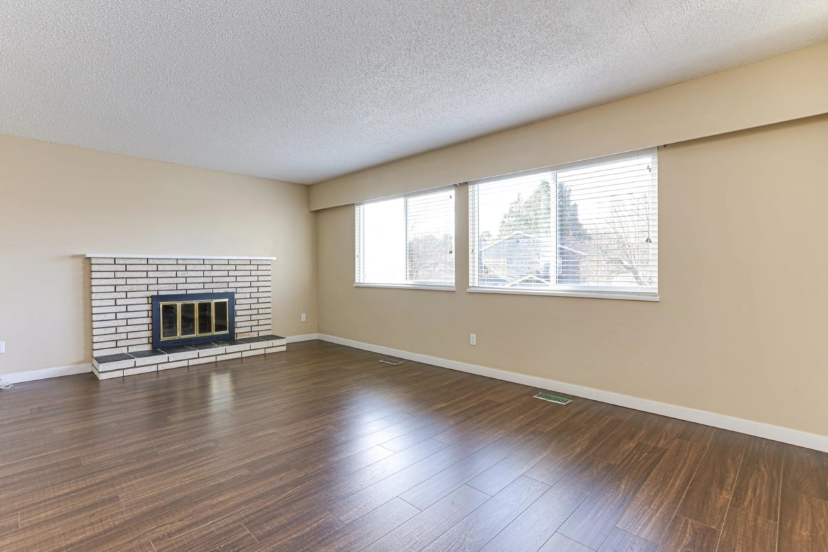 Living Room Photo of 11160 Barkentine Place, Richmond, BC