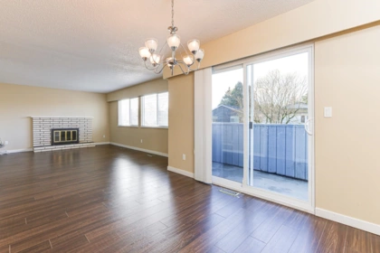 Kitchen Island Photo of 11160 Barkentine Place, Richmond, BC