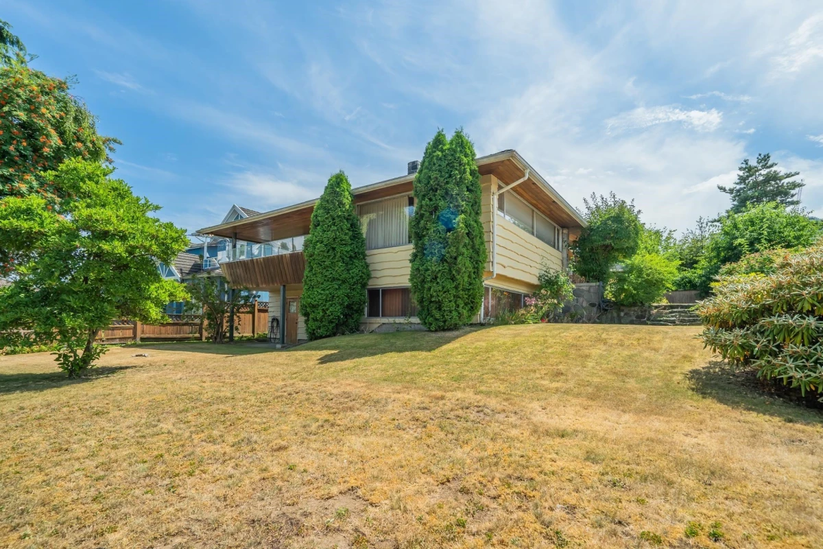 Living Room Photo of 5240 Halley Avenue, Burnaby, BC