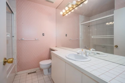 Primary Bathroom Photo of 5240 Halley Avenue, Burnaby, BC