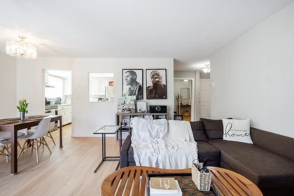 Breakfast Nook Photo of 204 1390 Martin Street, White Rock, BC