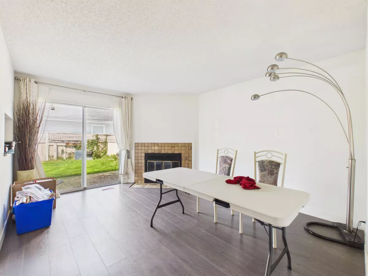 Dining Area Photo of 6220 Lynas Lane, Richmond, BC