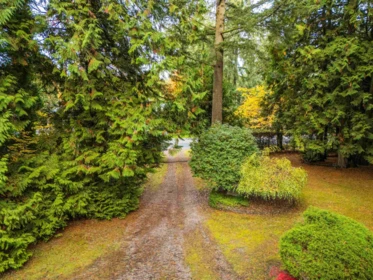 Kitchen Island Photo of 13912 28 Avenue, Surrey, BC