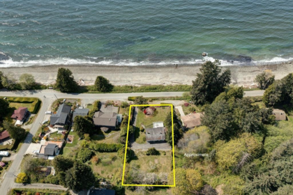 Backyard Photo of 1708 Ocean Beach Esplanade, Gibsons, BC