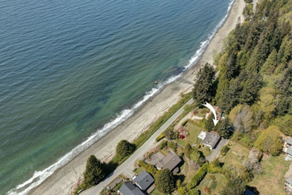 Garden / Landscaping Photo of 1708 Ocean Beach Esplanade, Gibsons, BC