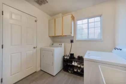 Hallway Photo of 4355 Macdonald Avenue, Burnaby, BC