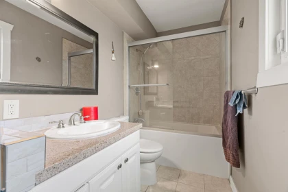 Primary Bathroom Photo of 9716 Corbould Street, Chilliwack, BC