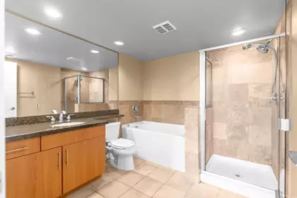 Primary Bathroom Photo of 411 1483 W 7th Avenue, Vancouver, BC