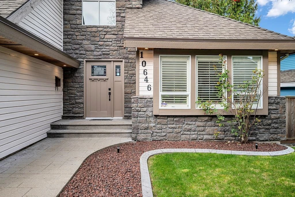 Family Room Photo of 10646 E Glenwood Crescent, Surrey, BC