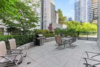 Swimming Pool Photo of 2505 928 Richards Street, Vancouver, BC