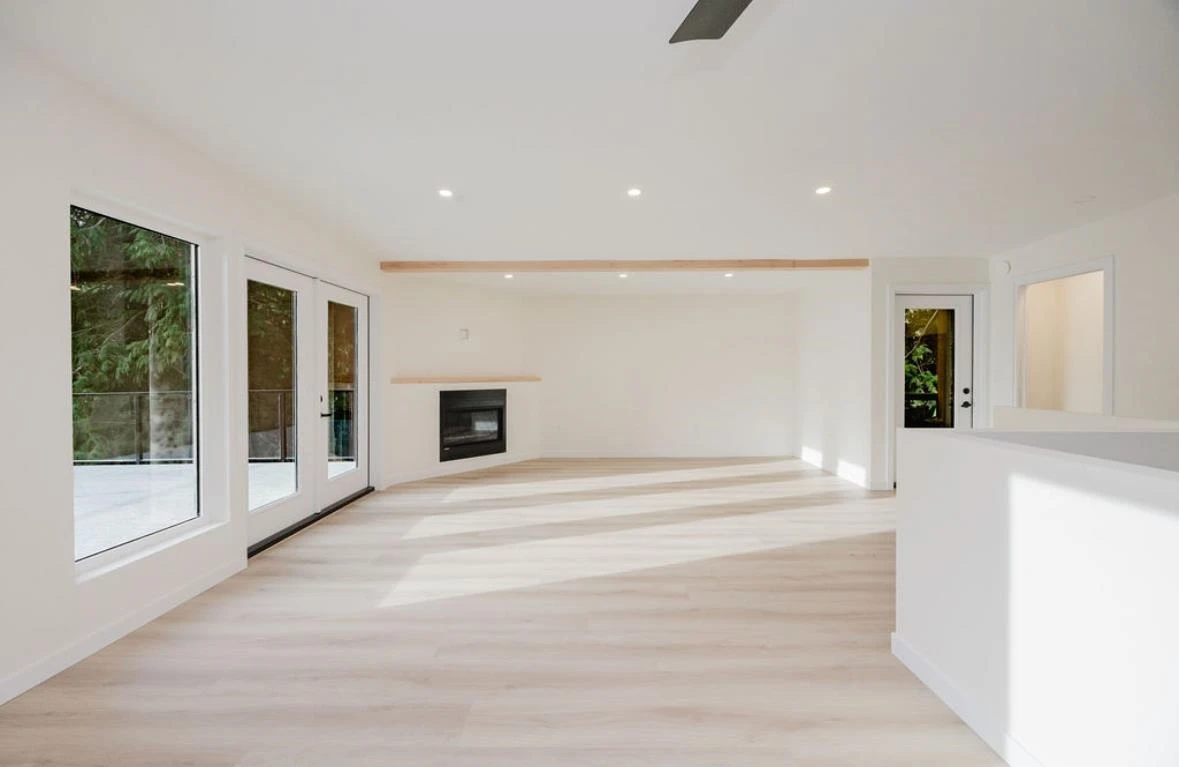 Family Room Photo of 6960 Sunshine Coast Highway, Sechelt, BC