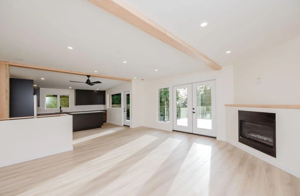 Living Room Photo of 6960 Sunshine Coast Highway, Sechelt, BC