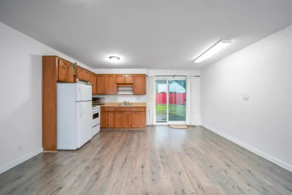 Entry Foyer Photo of 14932 98a Avenue, Surrey, BC