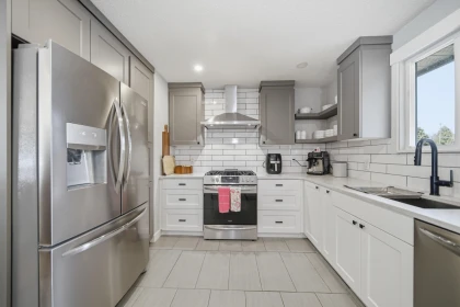 Kitchen Island Photo of 21139 Cook Avenue, Maple Ridge, BC