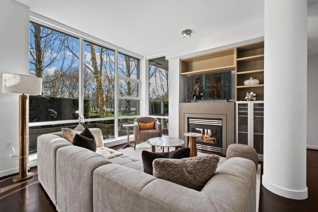 Dining Area Photo of TH105 638 Beach Crescent, Vancouver, BC